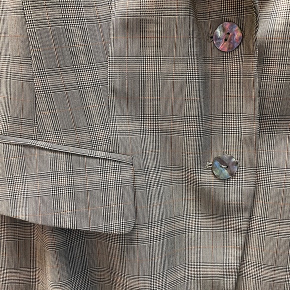 Three-piece (Jacket, pants and skirt) plaid suit by Dana Buchman. - Picture 10 of 10